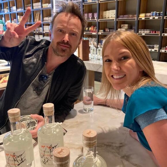 Dos Hombres Bottle Signed by Bryan Cranston and Aaron Paul BREAKING BAD - Picture 2 of 5